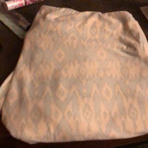 Light aqua and cream butter leggings tc nwot